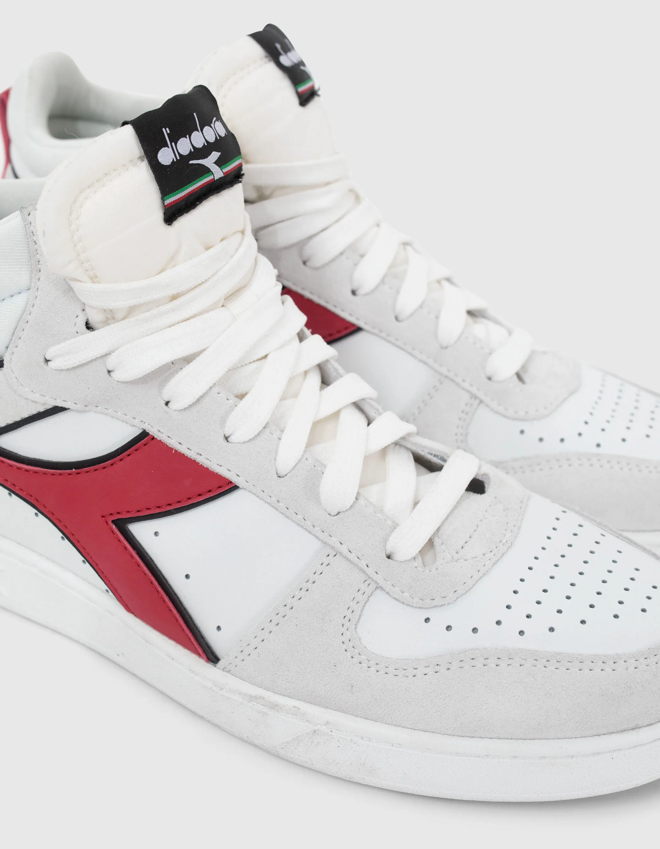 Baskets blanches, grises et rouges IKKS X DIADORA femme