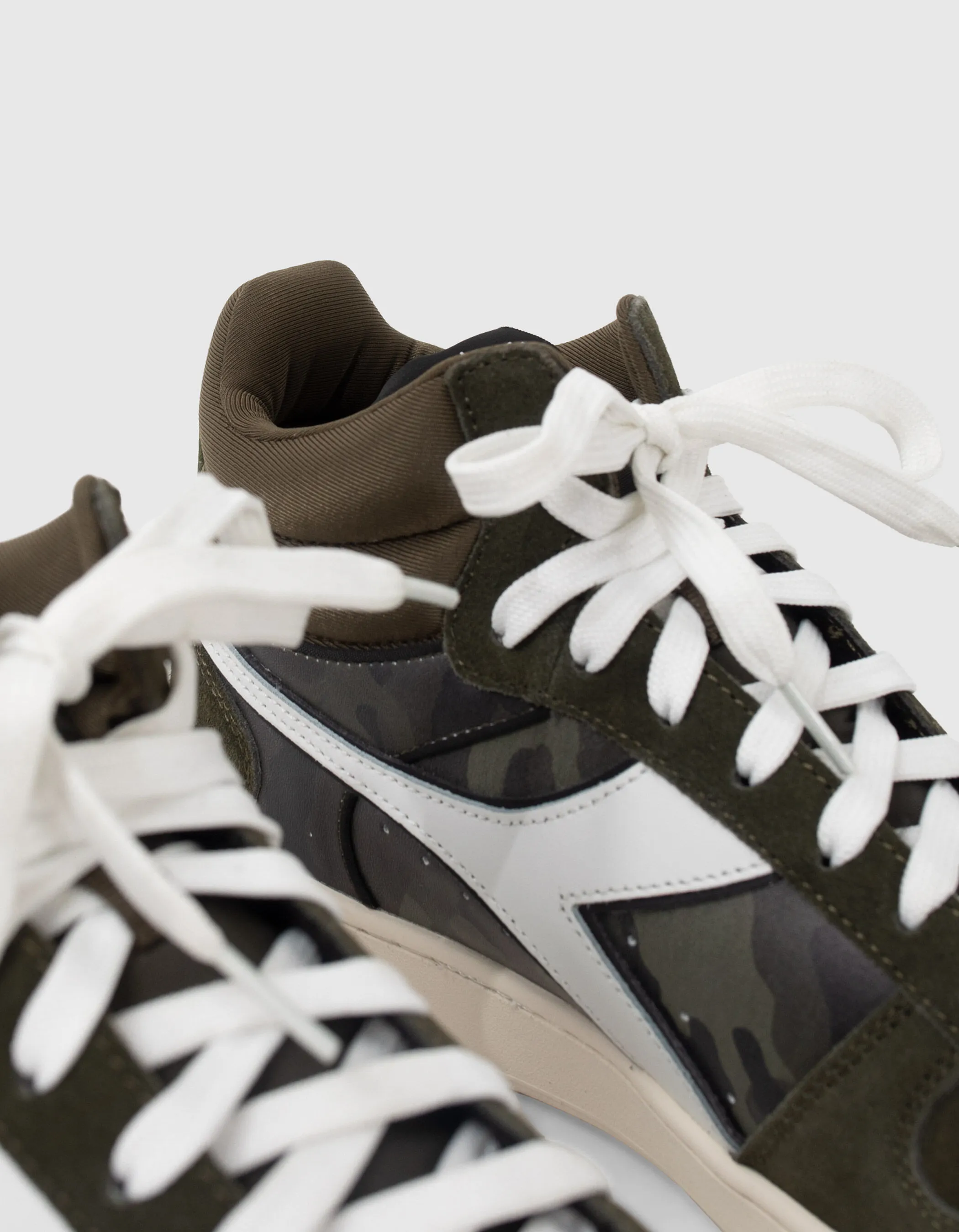 Baskets Mixtes kaki et camouflage en cuir IKKS X DIADORA