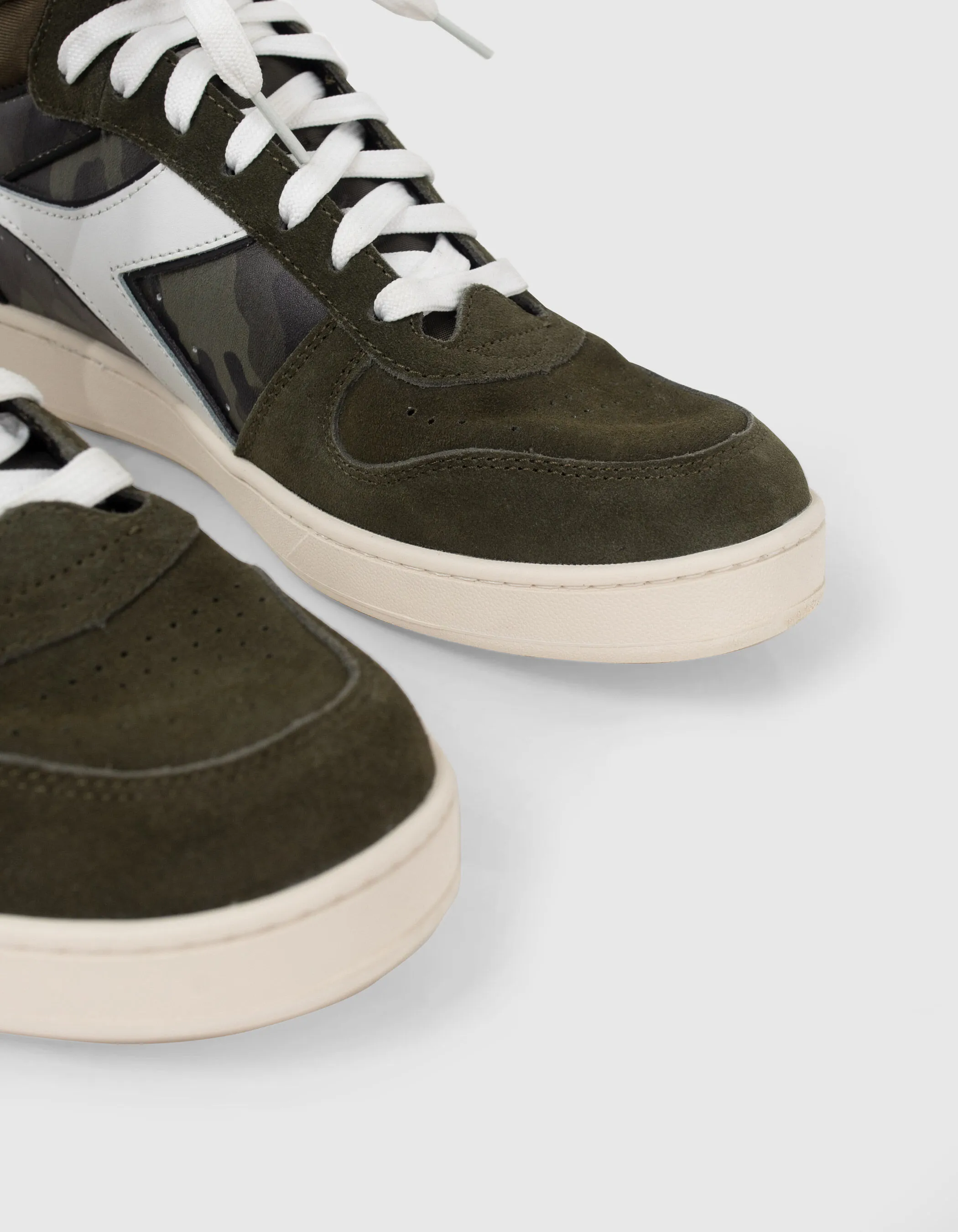 Baskets Mixtes kaki et camouflage en cuir IKKS X DIADORA