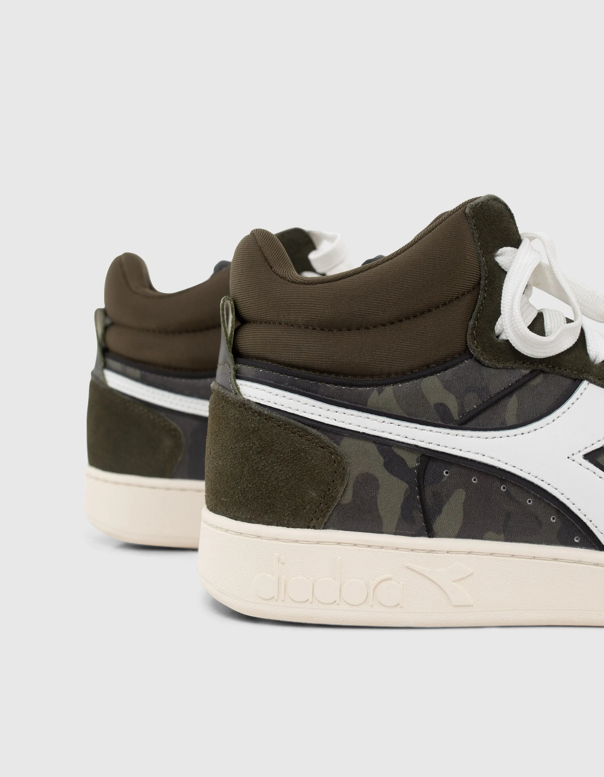 Baskets Mixtes kaki et camouflage en cuir IKKS X DIADORA