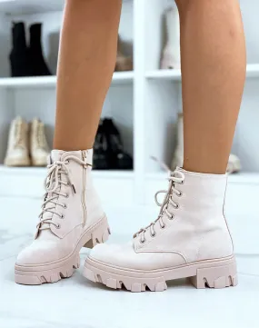 Bottines en suédine beige lacées à semelle crantée