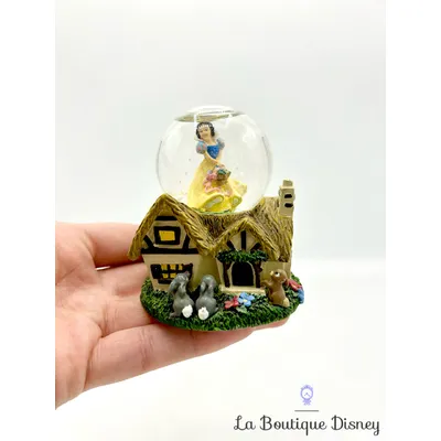 Boule à neige Blanche Neige et les sept nains Disney Store Snow globe chaumière animaux