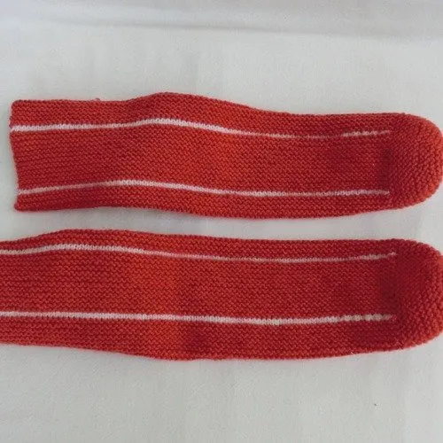 Chaussons en laine, chaussettes à lacets et pompons, taille 36/37/38/39, tricoté main, pantoufles confort d'intérieur, cade