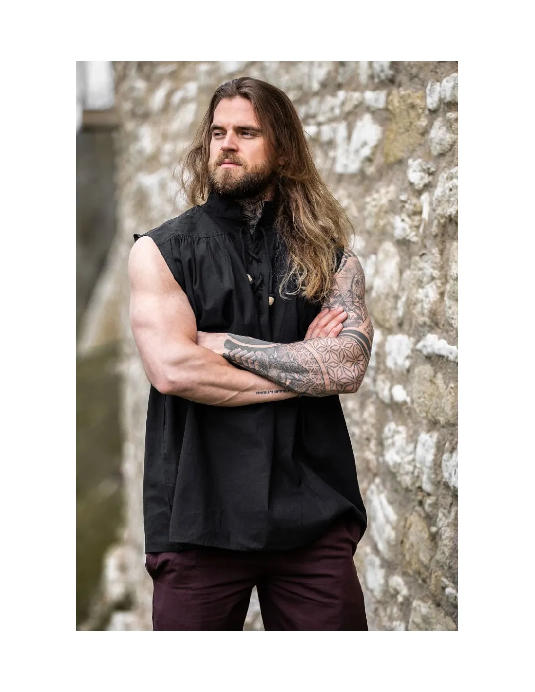 Chemise médiévale noire sans manches, modèle Louis ⚔️ Boutique Épées