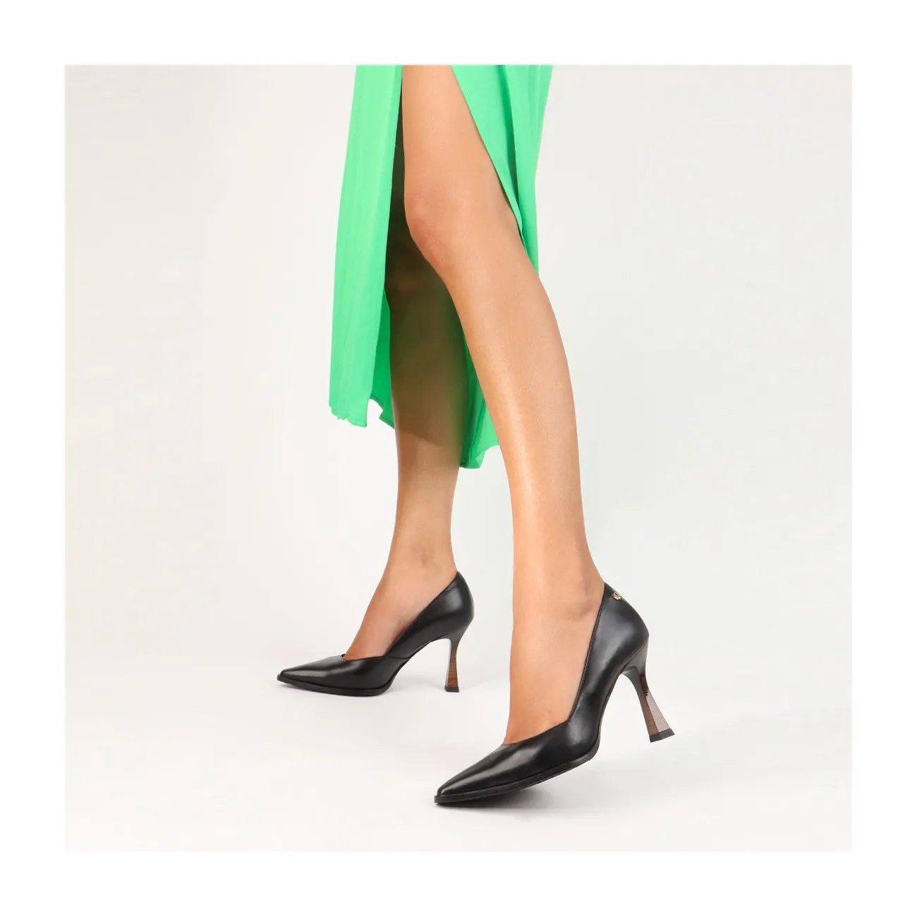 Escarpins femme en cuir noir | Chaussures femme LODI en ligne.