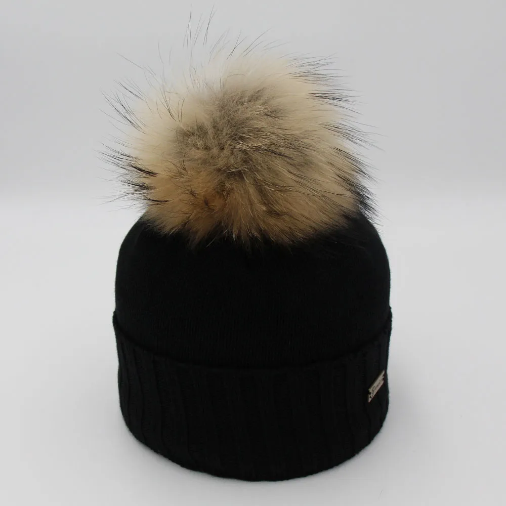 Fourrures Grenier | Tuque pompon en tricot – Lily noir