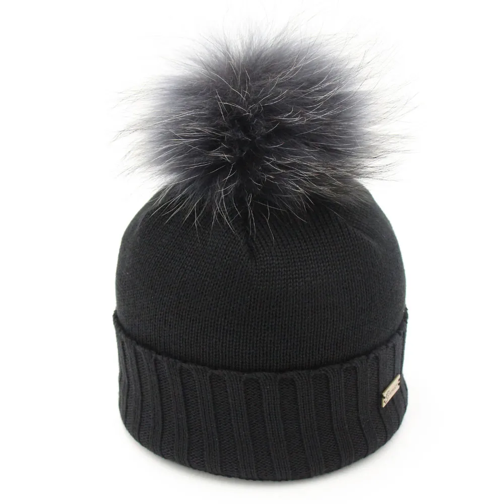 Fourrures Grenier | Tuque pompon en tricot – Lily noir