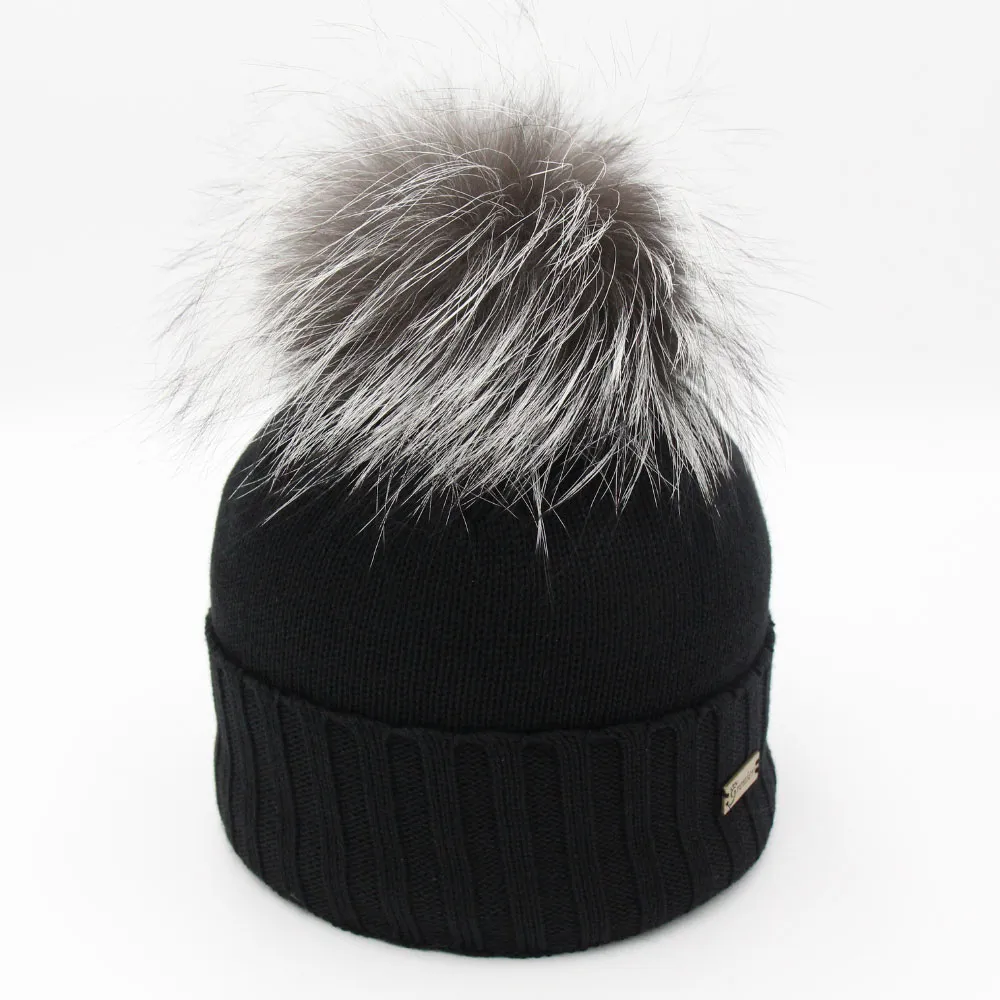 Fourrures Grenier | Tuque pompon en tricot – Lily noir