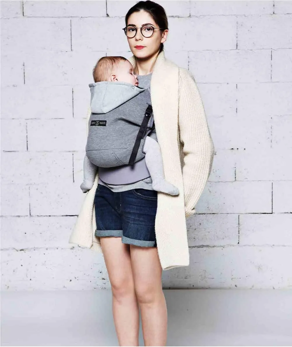 Love Radius : Porte bébé Physiologique 'Hoodie Carrier Pack' - Gris Flanelle - 100% Ecoresponsable - Mer(e)veilleuse