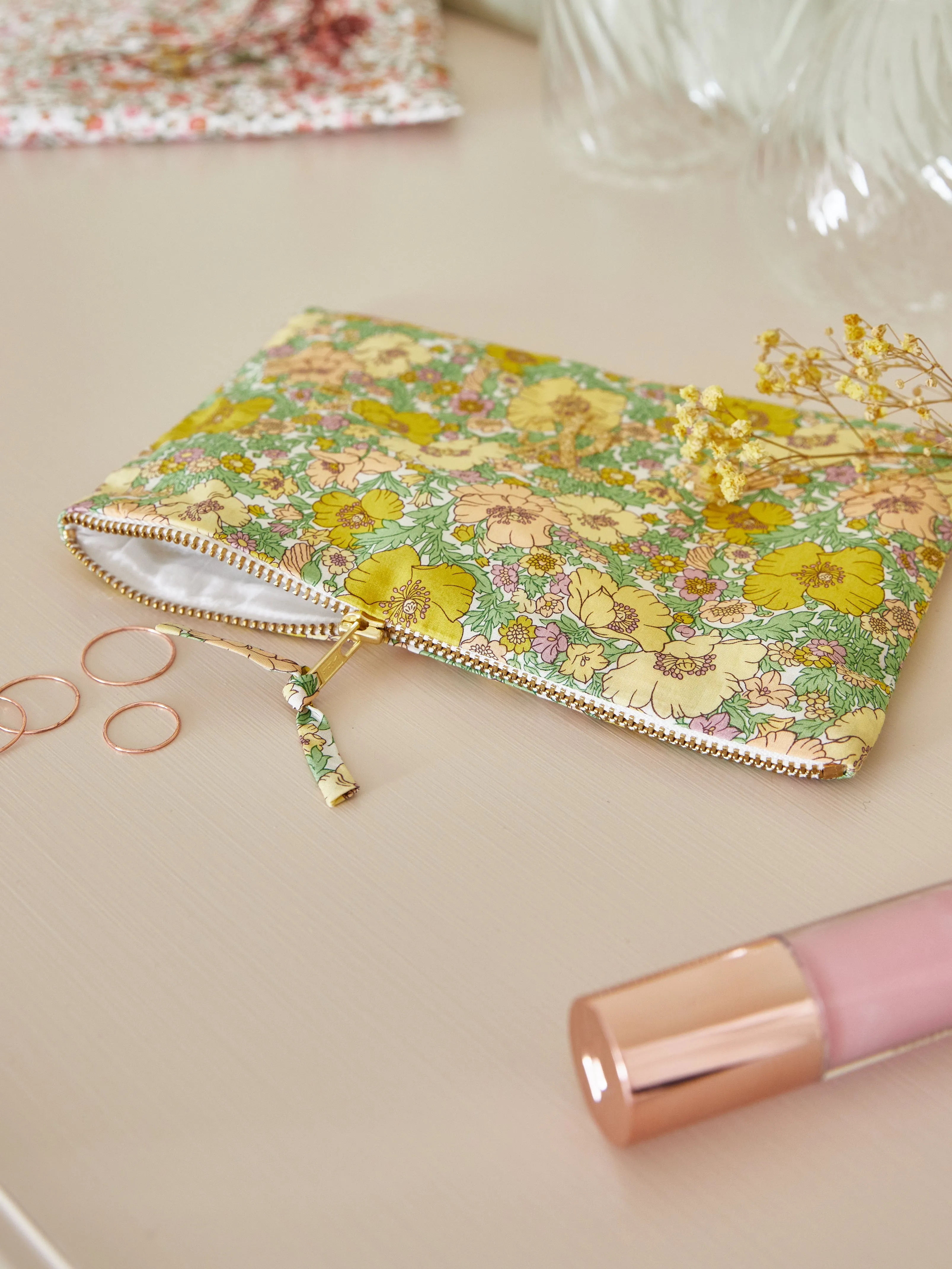 Pochette brodée en tissu Liberty - Vente Solidaire