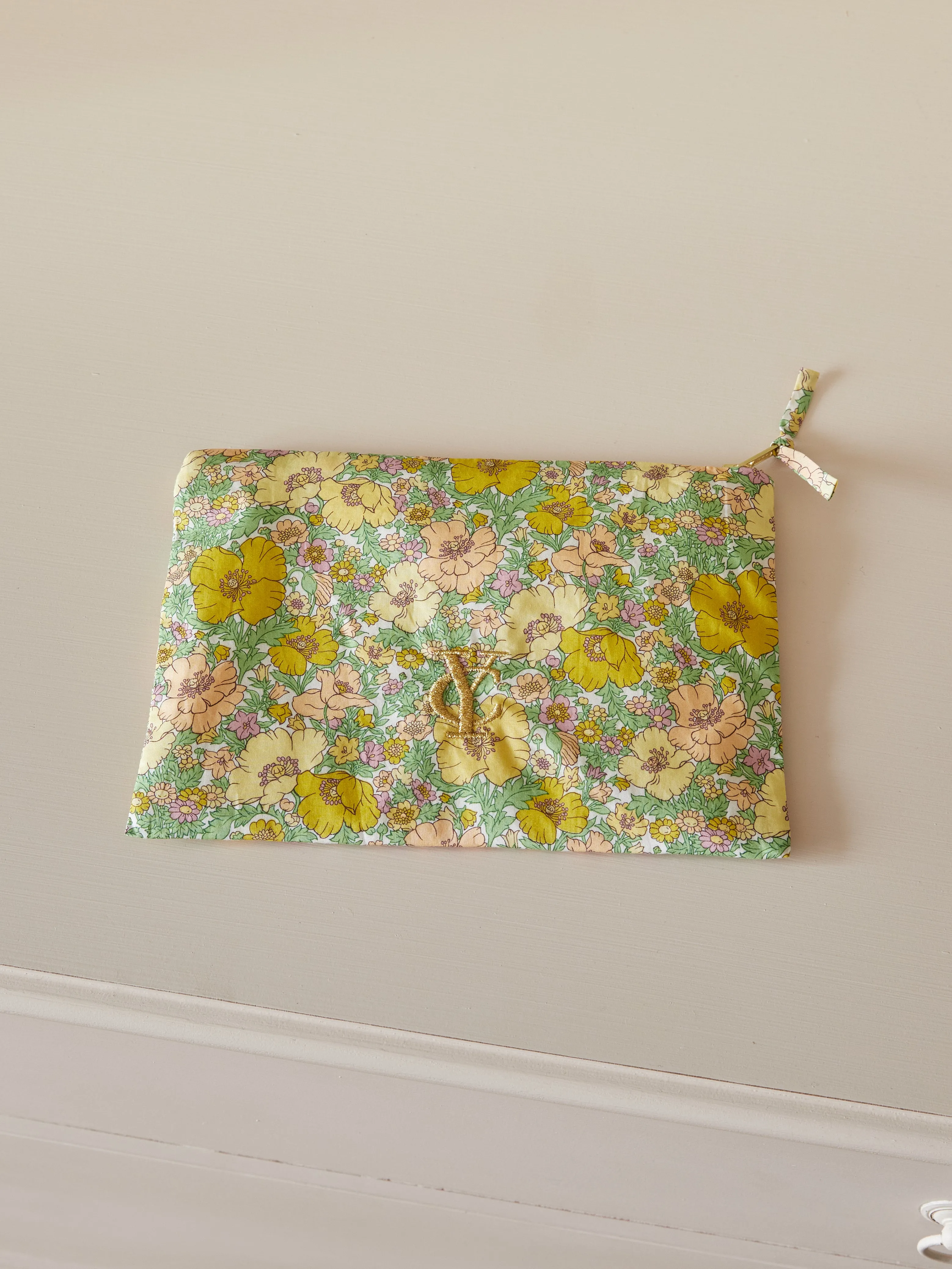 Pochette brodée en tissu Liberty - Vente Solidaire