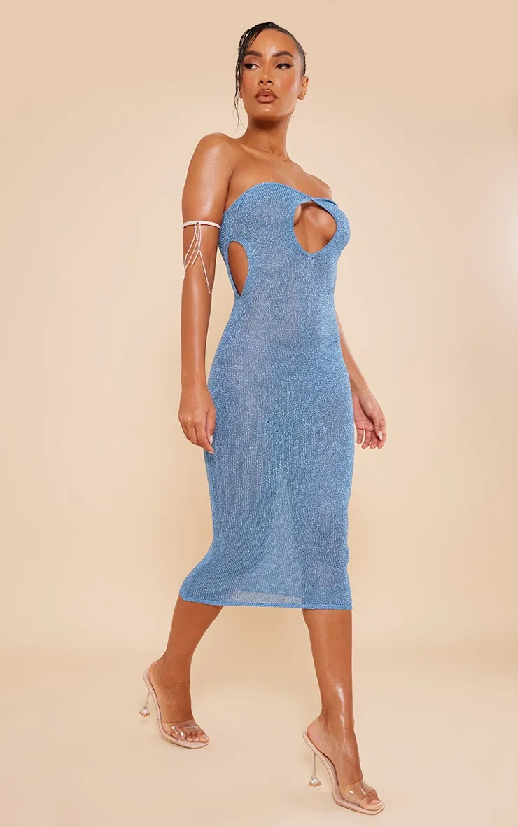 Robe longue bleue en maille tricot pailletée découpée