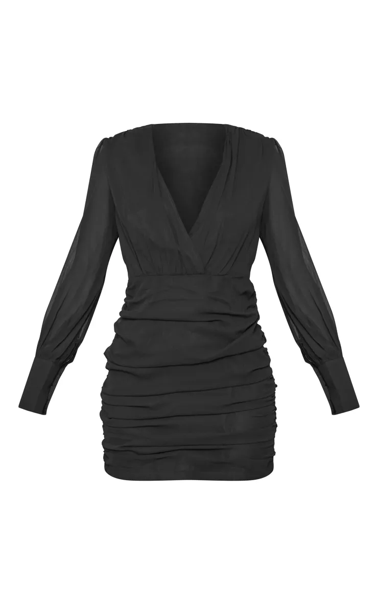 Robe moulante en mousseline de soie froncée noire à manches longues