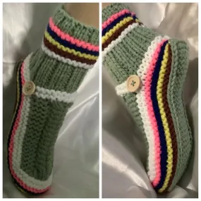 Sur commande.gros chaussettes  laine /acrylique doux,multicolores en tricot ,fait main pour femme ,fille